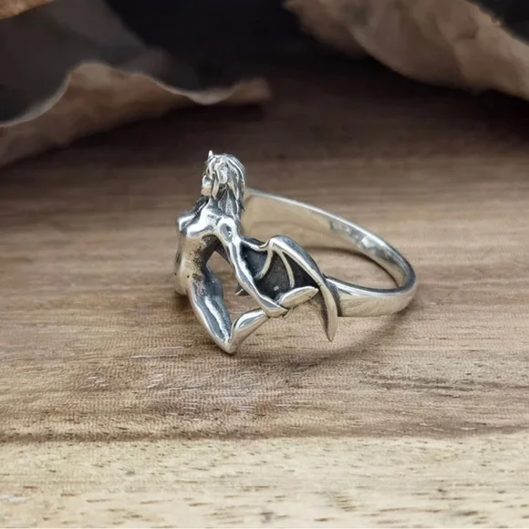 Fallen Angel Ring - Picture 2 of 3